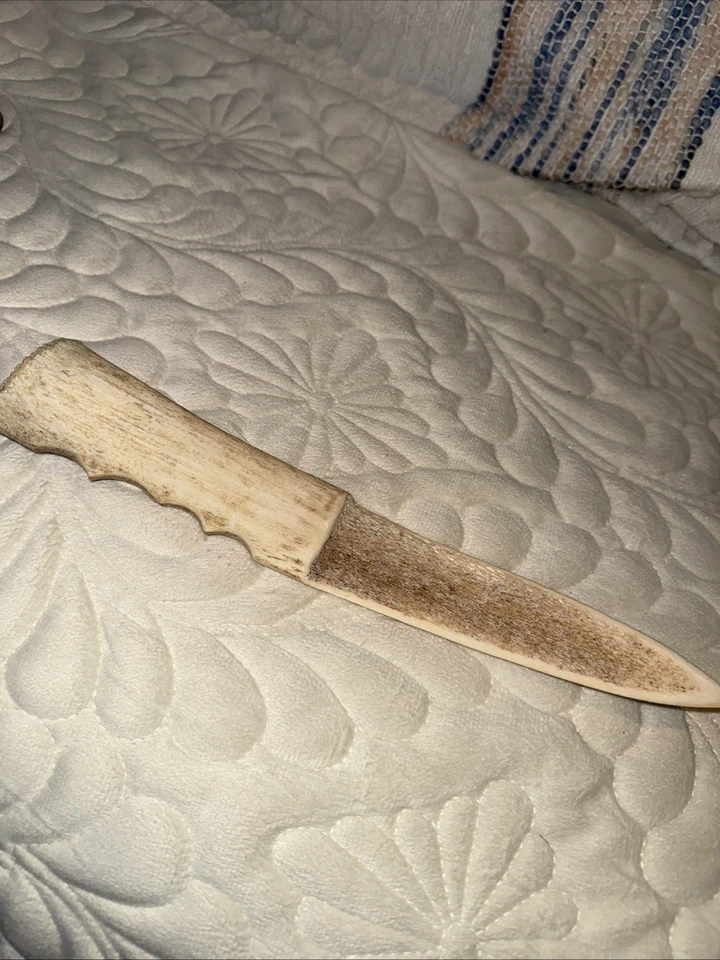 老式美洲原住民手工雕刻刀 — 第 3/4 张图片