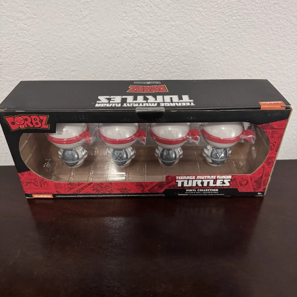 Juego de vinilos exclusivo Dorbz TMNT NYCC 2016 - Rafael blanco y negro Foto 2 de 4