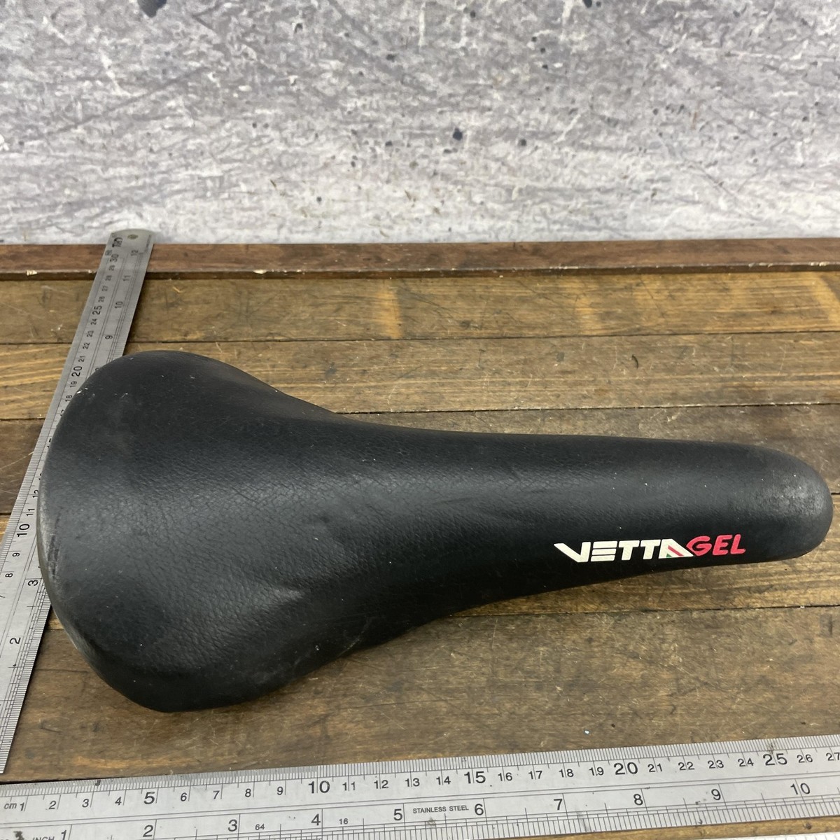 Selle vélo VTT/VTC/ROUTE/GRAVEL Italia Donna Gel Flow en cuir servie 2 fois - Équipements vélos