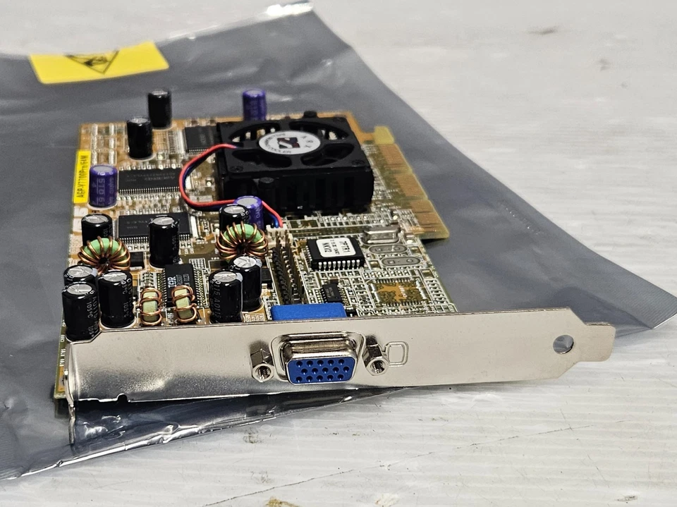 GeForce 2 Pro 64MB, 128BIT, DDR, AGP 4x, Asus AGP-V7700Pro/64MB, NEW OLD STOCK - Image 2 of 4