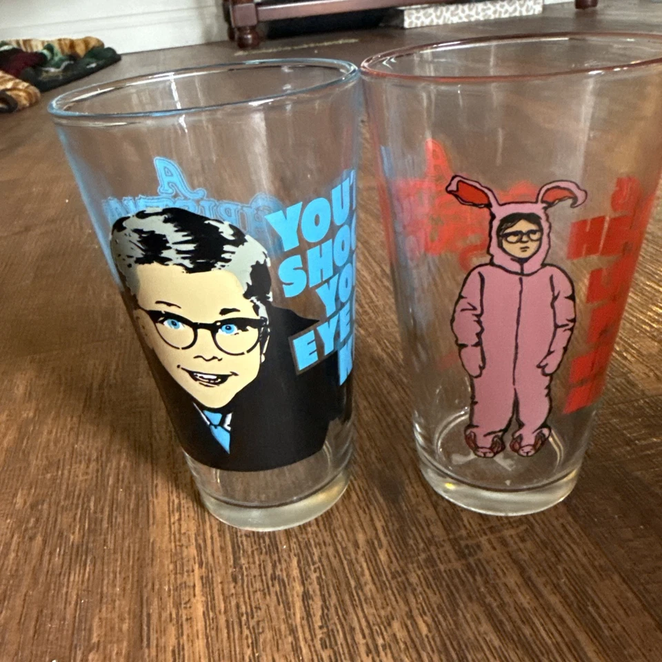 Juego de dos vasos de película A Christmas Story Foto 3 de 4