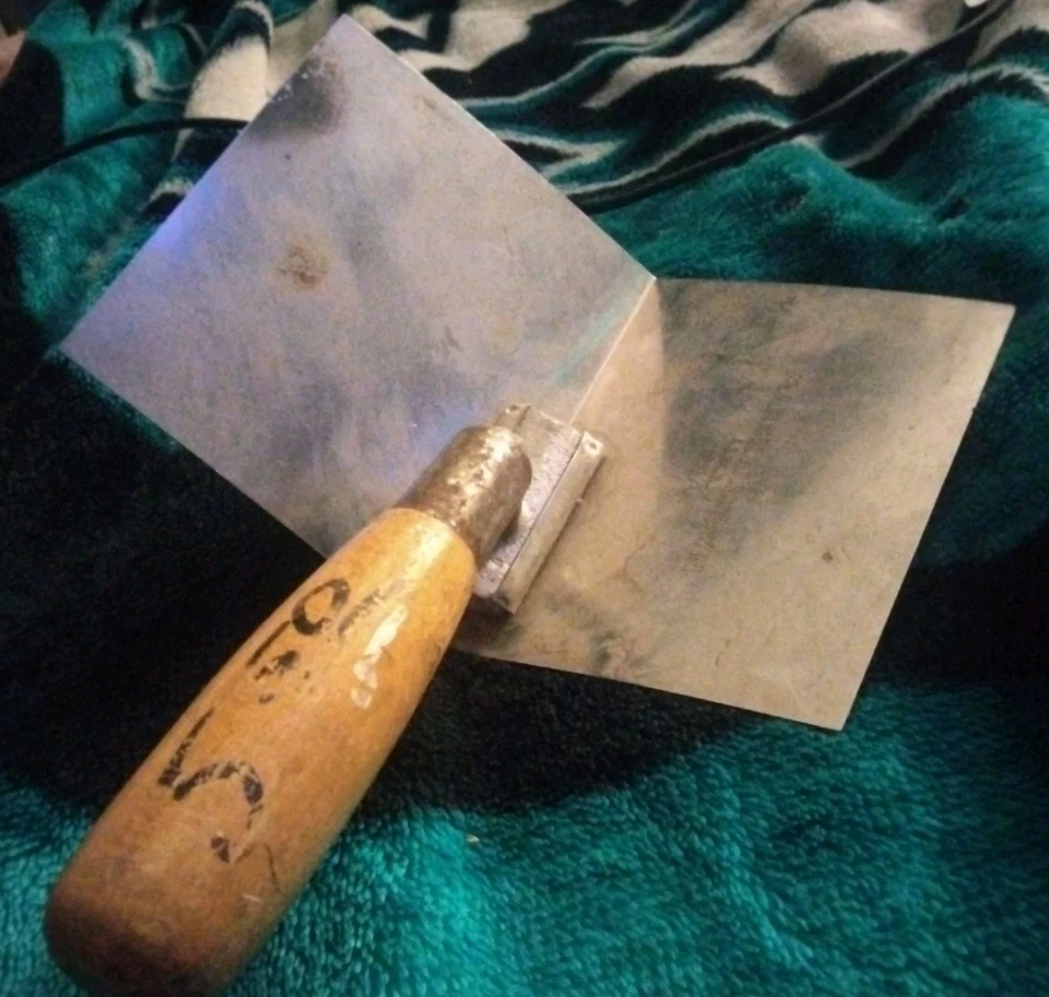 PALETA DE PARED SECA Y ENLUCIDO ESQUINA INTERIOR 4x5 Marshalltown 23   Foto 2 de 4