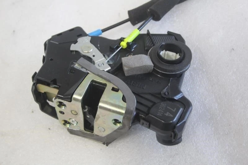 2003 2004 2005 2006 2007 2008 2009 LEXUS GX470 RIGHT FRONT DOOR LOCK ACTUATOR - Image 3 of 4