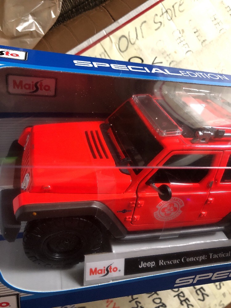 1X Maisto 1:18 Scale JEEP WRANGLER,RESCUE CONCEPT 911 TACTICAL 