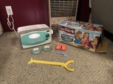 Easy Bake Oven Snack Center by Hasbro