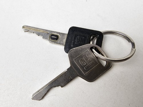 GM Chevy GMC Pontiac Oldsmobile OEM Factory Black & Chrome Chipped Ignition Keys - Picture 4 of 5