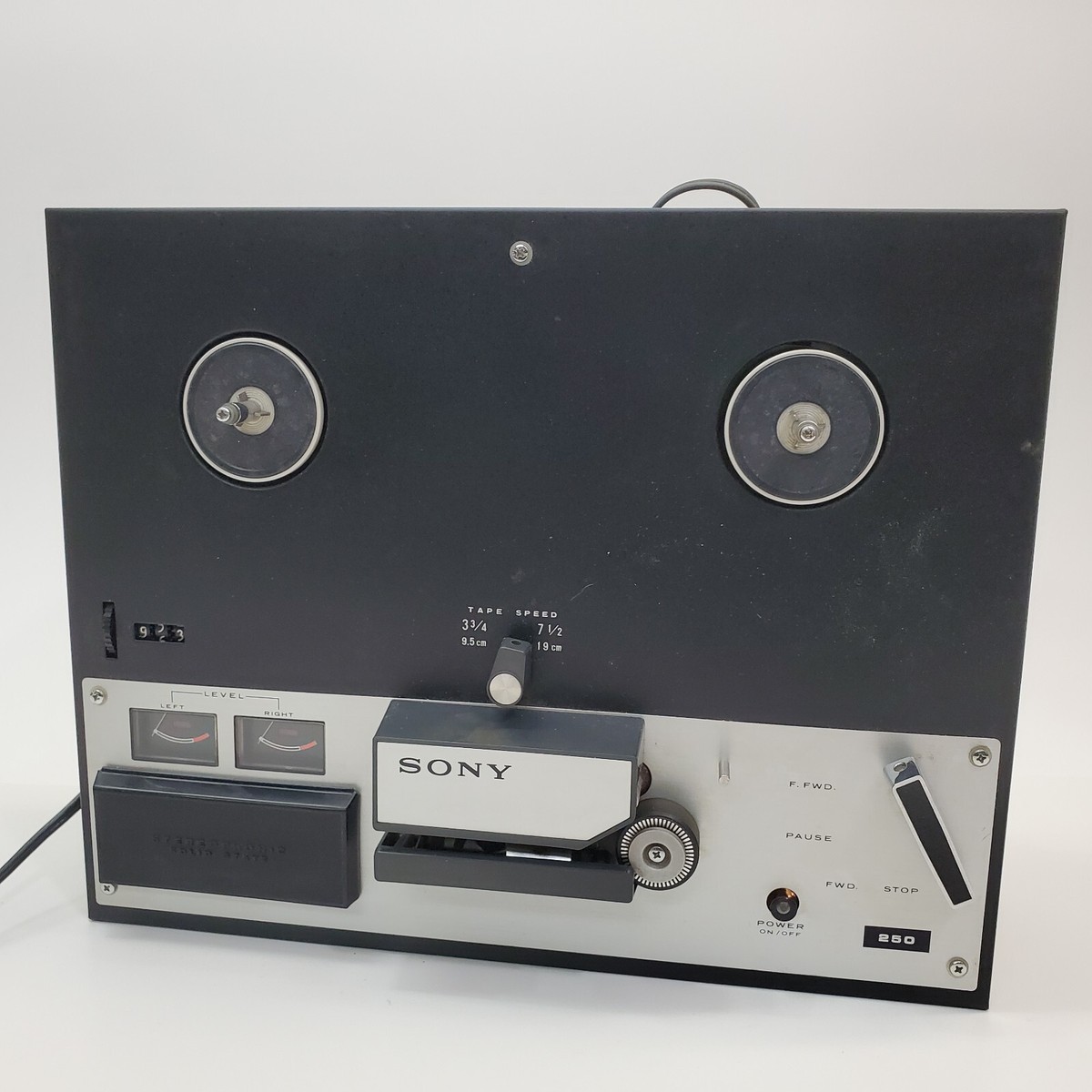 SONY TC-250A Solid State Stereo Reel-to-Reel Tapecorder Powers On