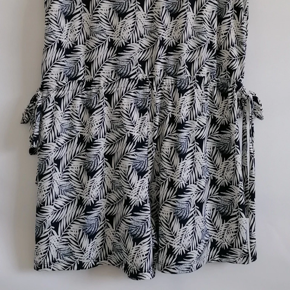 Mameluco corto Max Studio para mujer blanco y negro con estampado de hojas de palma tropical talla XL Foto 3 de 4
