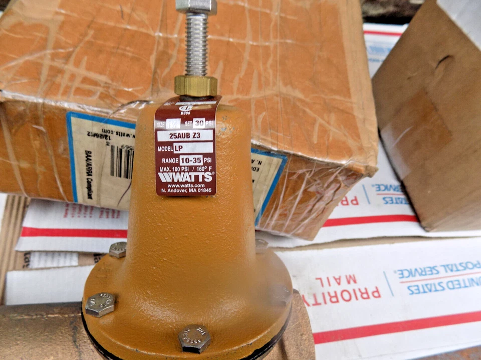 Watts 1-1/2" 25AUB-LP-Z3 Water Press Reducing Valve 10-35psi range set @30 psi - Image 2 of 4