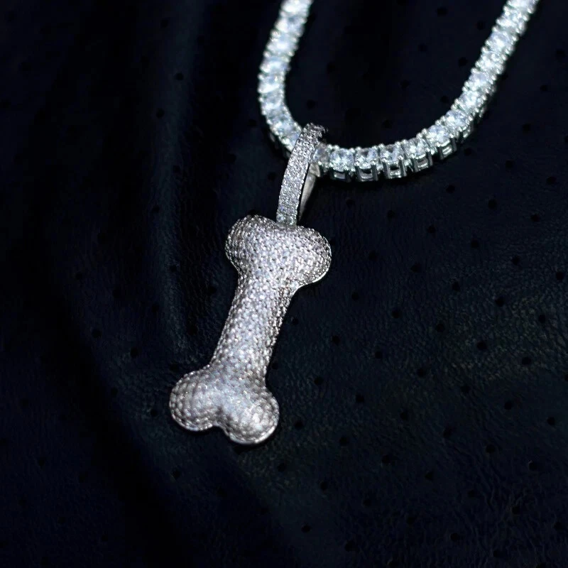 Colgante Hueso de Perro Moissanita Natural Corte Redondo 2.00 Ct Chapado en Oro Blanco 14K Foto 3 de 3