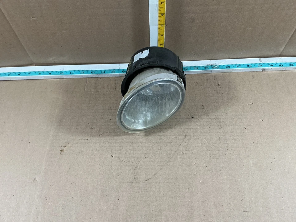 Luz antiniebla delantera izquierda del lado del conductor Subaru Legacy 2007-2009 Foto 4 de 4