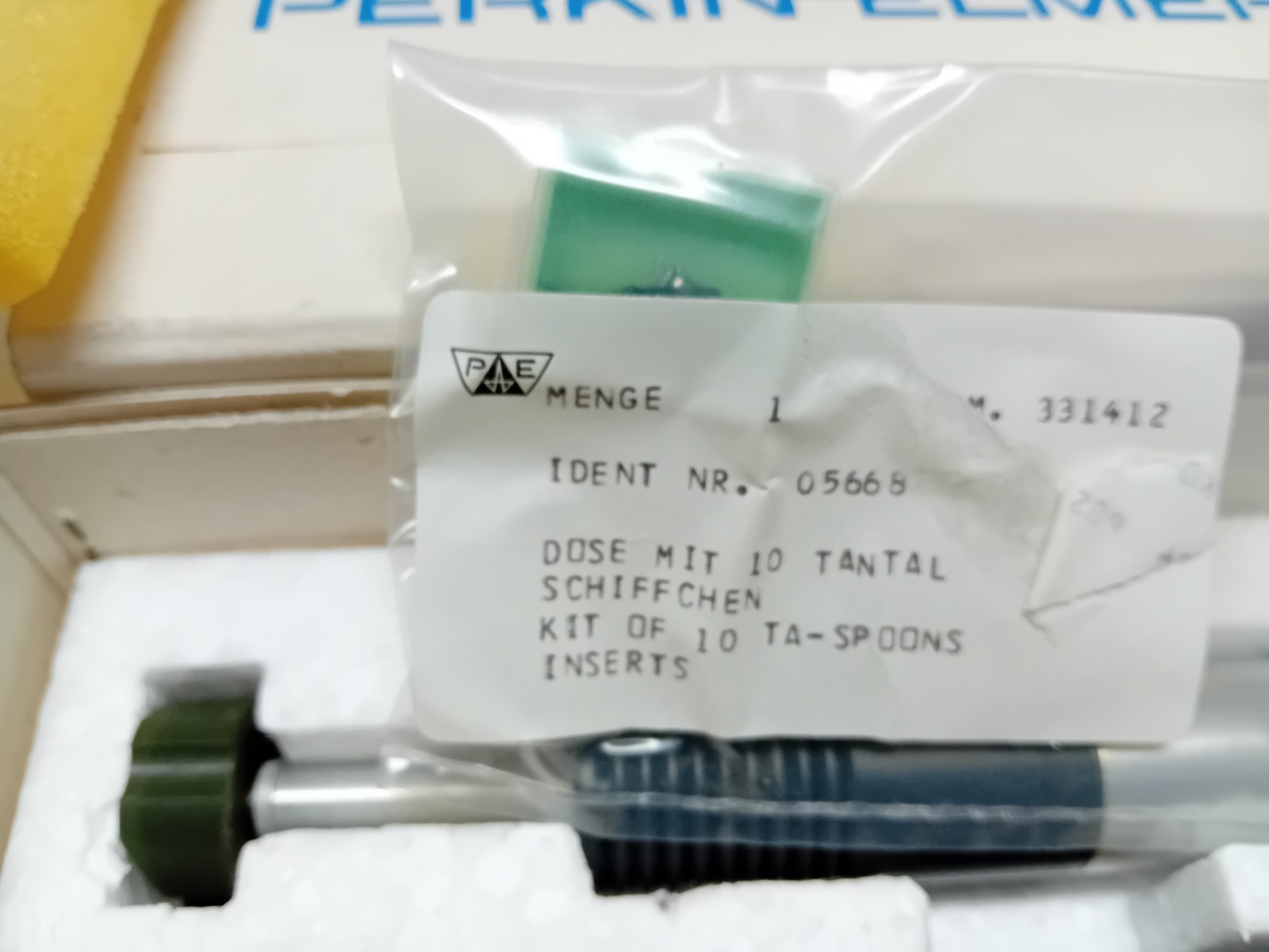 Perkin Elmer 094399 + Tantalum Spoons