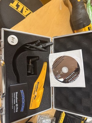 Zircon Breaker ID Pro Circuit Breaker Finder Kit w/ Case, Accessories & CD