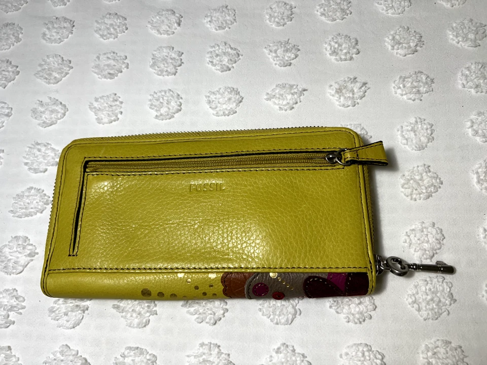 FOSSIL LEATHER Zip Wallet Purse Clutch Mustard Yellow Flower Applique - w/TAG - Image 2 of 4