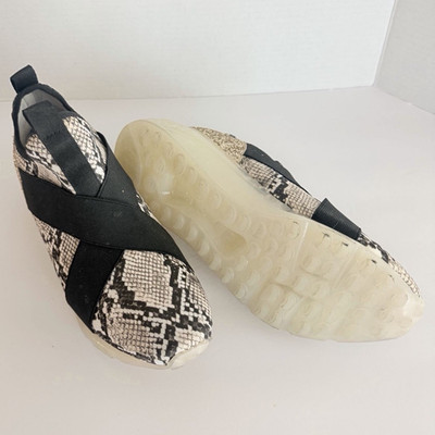 Snake Print Beige/Black Slip-On Low Top Athletic Sneakers Unisex Adults Size 10