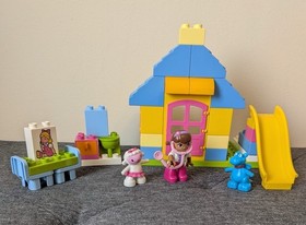 Lego Duplo Sofia Magical Carriage #10822 & Doc McStuffins Backyard Clinic #10606