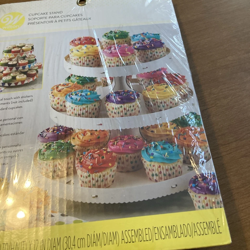 Wilton Soporte Desechable para Cupcakes de 3 Niveles 12" x 10.5" Tiene Capacidad para 24 Cupcakes Nuevo Sellado Foto 2 de 4