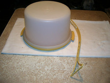 Vintage Tan White Tupperware Cake Carrier Taker with Carrying Handle