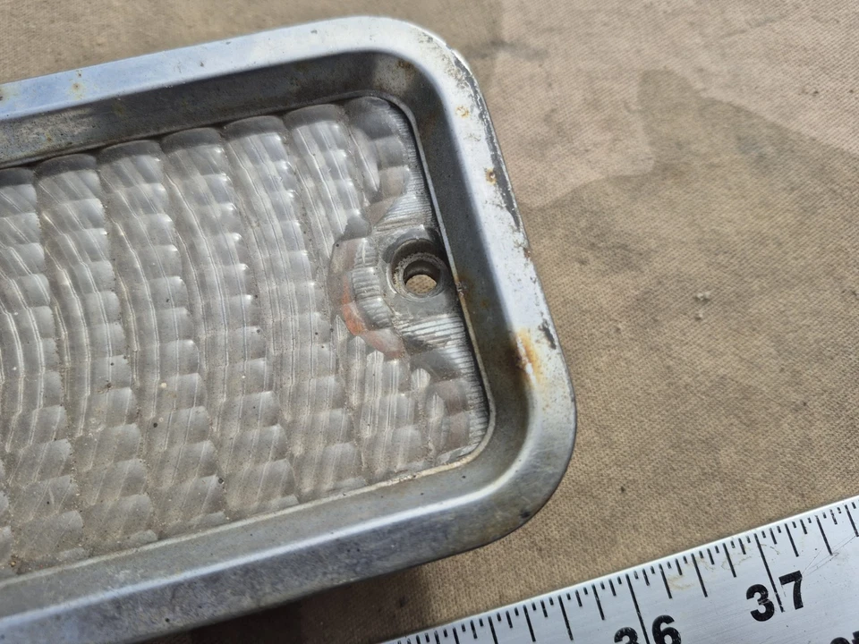 Левый парковочный фонарь со стороны водителя для пикапа Chevrolet C10 под правую руку 1969-1970 годов выпуска - Изображение 3 из 4