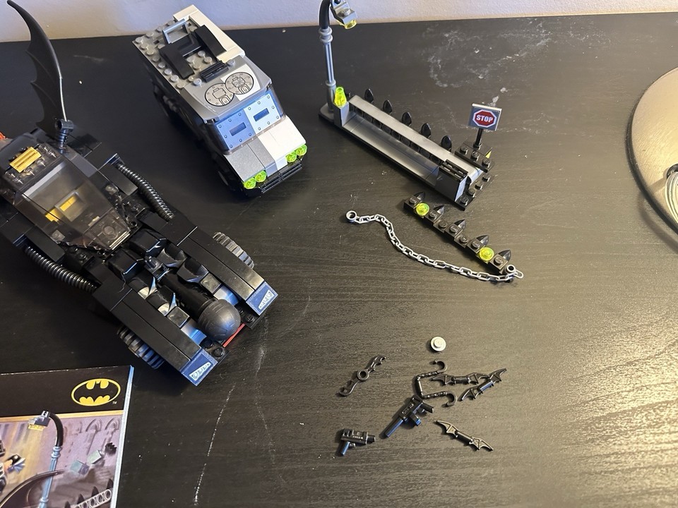 Lego - Batman - The Batmobile - Two-Face's Escape #7781 | eBay