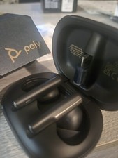 POLY Voyager Free 60+ UC schwarze Ohrhörer +...