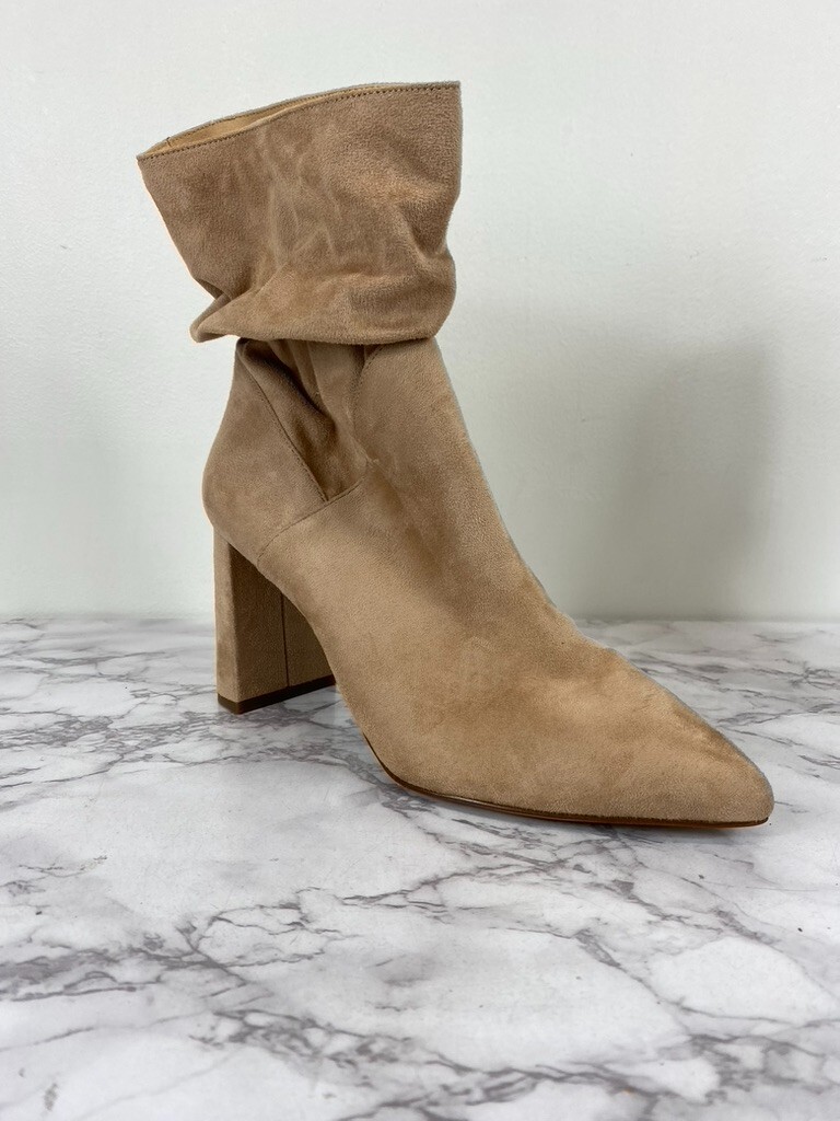 Jessica Simpson Women's Dark Beige Aysira Faux Suede Bootie Size M