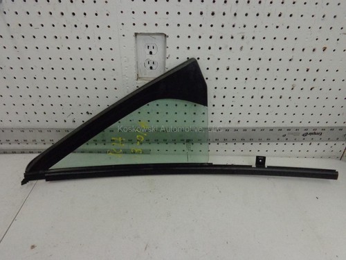 Saturn VUE Door Vent Glass Window 03 Right Rear Passenger Side 02 - Picture 4 of 6
