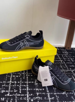 New Onitsuka Tiger SCLAW Black Unisex Adults Sneakers From JAPAN