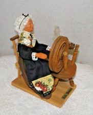 Doll Handmade Santon ancien Provence habillé FEMME fileuse laine rouet  S282