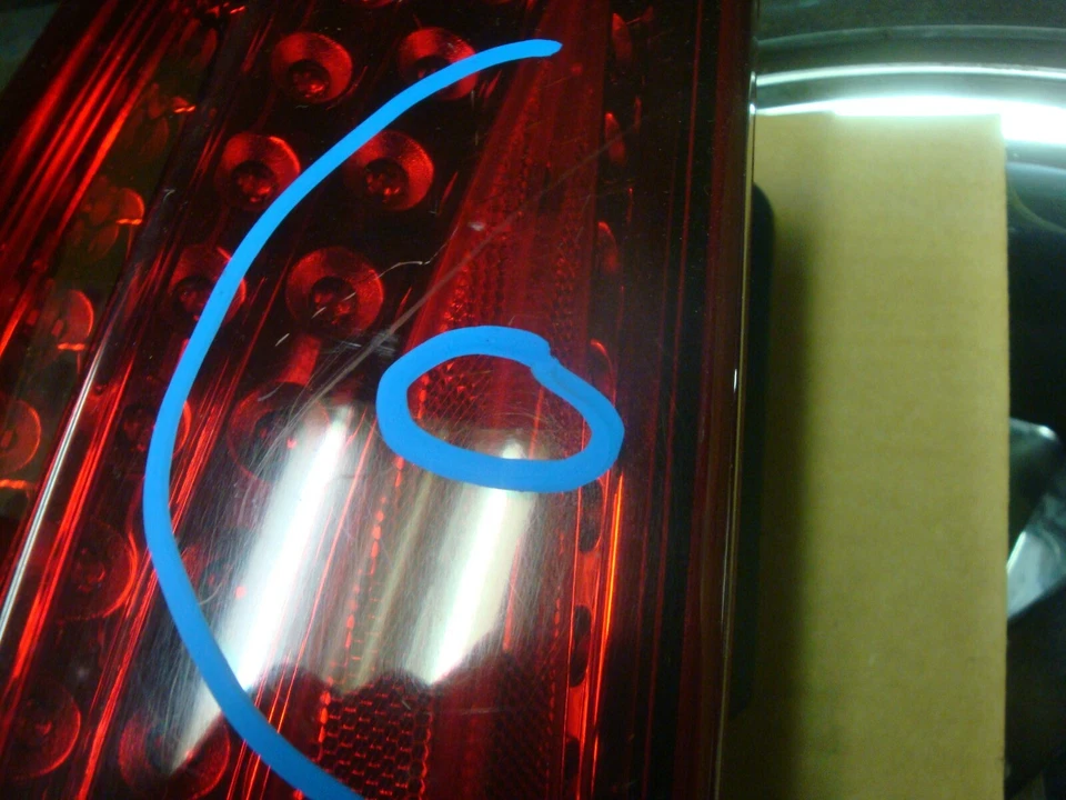 Cadillac Escalade 2007-14 conductor lado izquierdo fábrica OEM GM luz trasera lámpara LED Foto 4 de 4