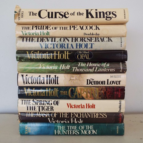 Lot 10 Victoria Holt Vtg Books Spring of the Tiger Demon Lover Curse of Kings