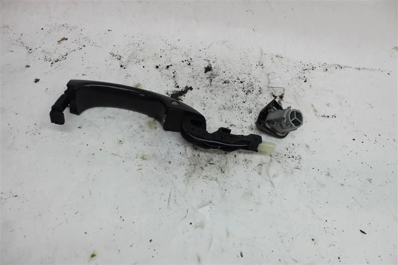 Used Front Right Exterior Door Handle fits: 2012 Audi A6 assembly w/o central lo - Изображение 2 из 4