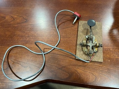 Vintage Menominee Signal Electric Morse Code Telegraph Key Mounted On Masonite