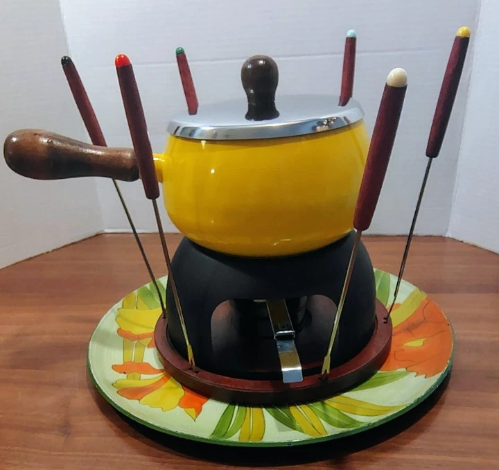 VTG New 2-Quart Porcelain Enamel Fondue Set Yellow M. Kamenstein 6 Fork  MCM  - Image 2 of 4