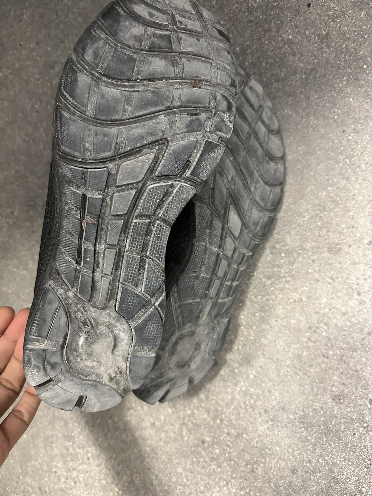 under armour charged escape 2 men's running shoes