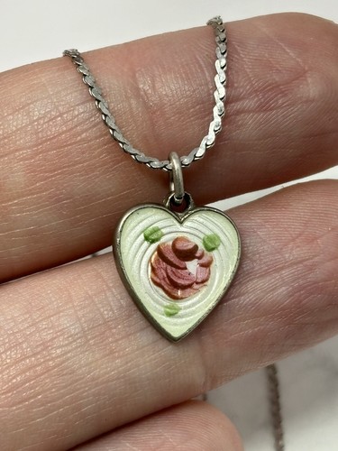 VTG Wells Sterling Silver Enamel Heart Pendant Necklace