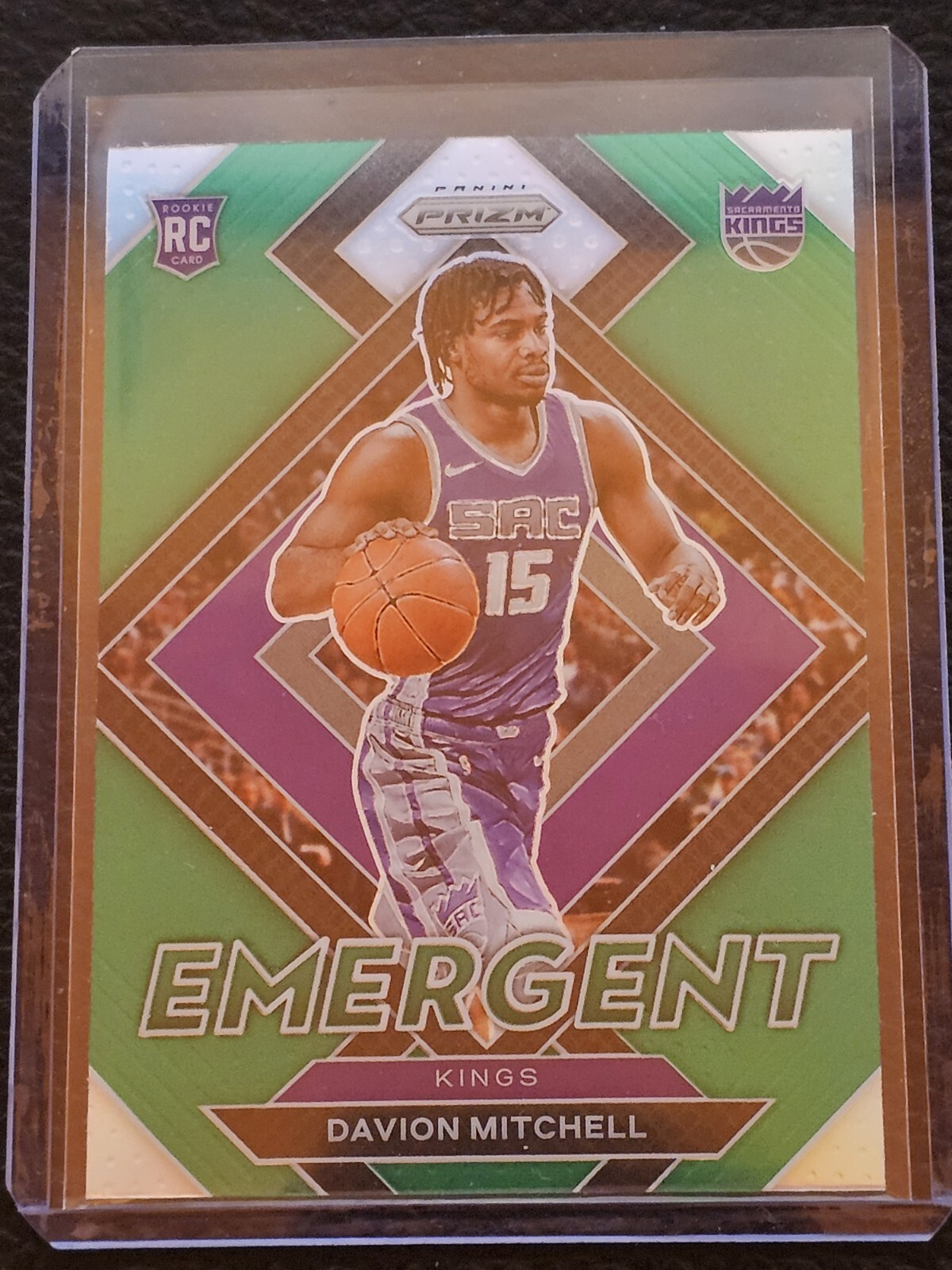2021-22 Panini Prizm - Emergent Green Prizm #25 Davion Mitchell (RC)