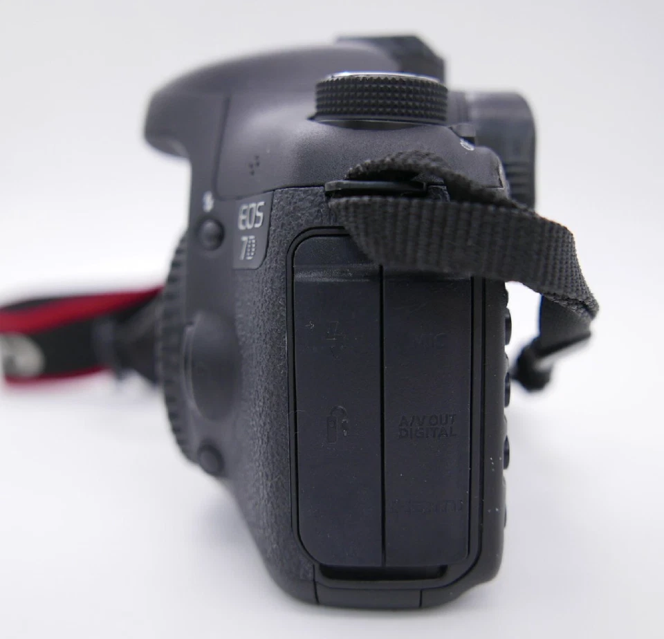 Canon EOS 7D 20.2MP Digital SLR Camera - Image 3 of 4