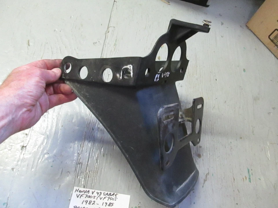 Guardabarros trasero Honda 1982-1985 VF700S / VF750S V45 SABLE A 80100-MB1-000 Foto 4 de 4