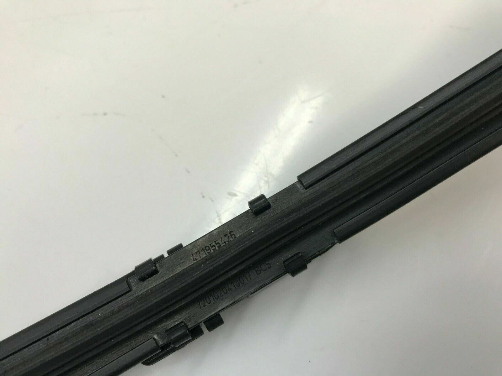 LAMBORGHINI AVENTADOR DRIVER LEFT SIDE WINDSHIELD WIPER BLADE OEM 471955426