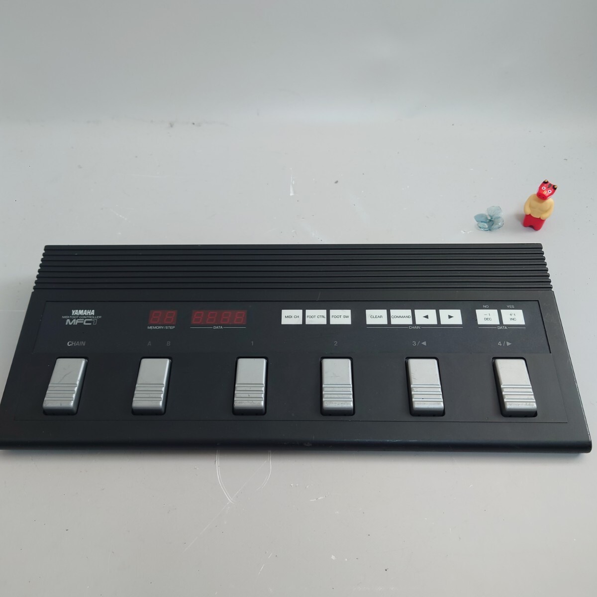 YAMAHA MIDIコントローラー Yamaha MFC10 MIDI Foot Controller | Sweetwater