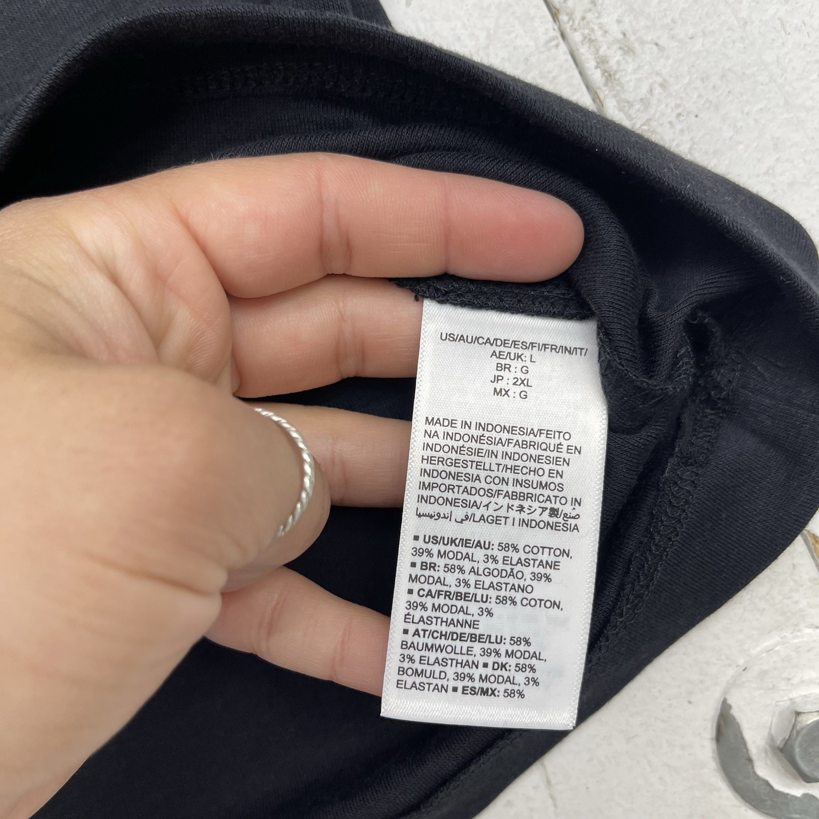 Amazon Essentials Basic Black Crew Neck Short Sle… - image 3