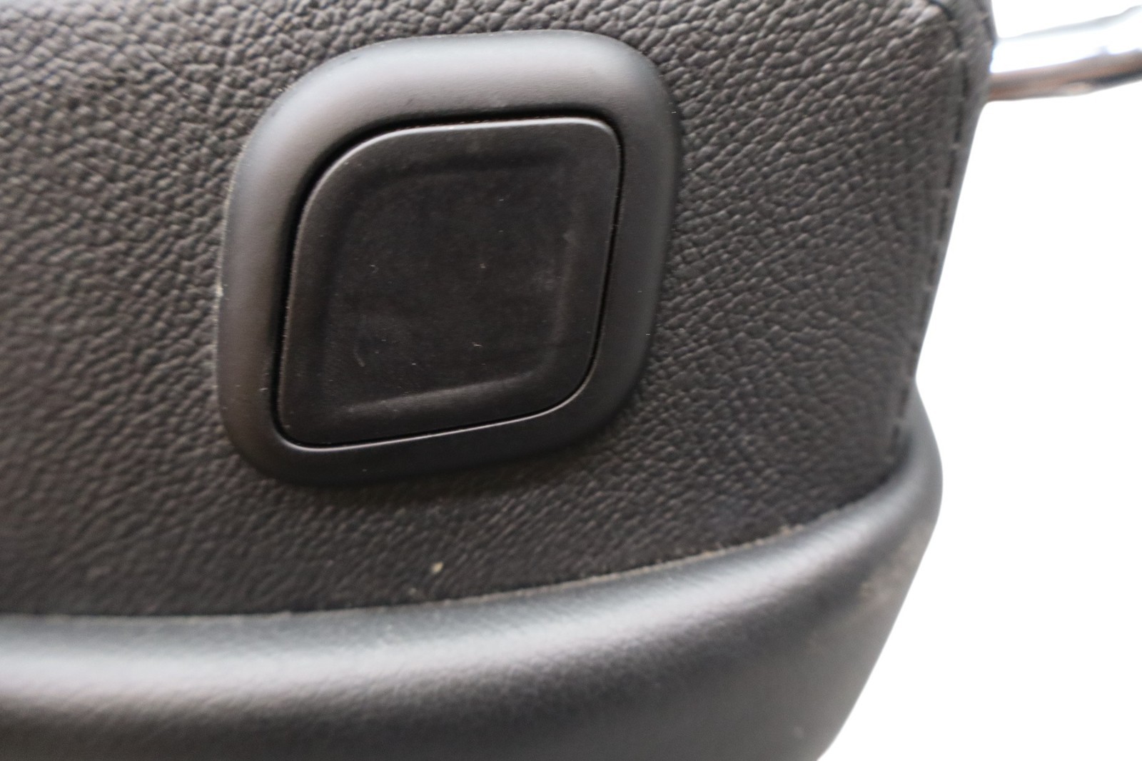 14-22 Maserati Ghibli Front Right Passenger Seat Headrest Head Rest Black Oem