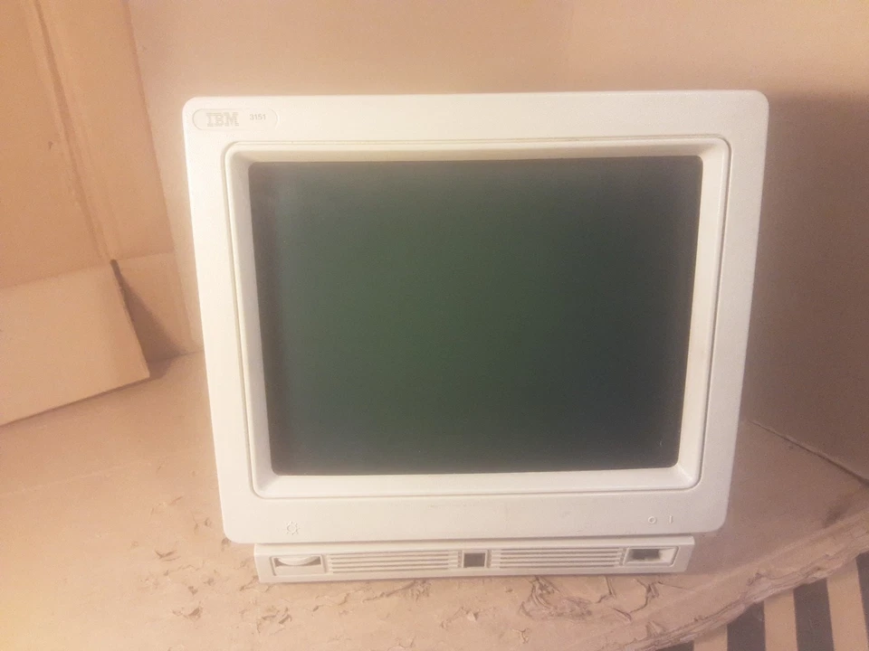 VINTAGE 1994 IBM 3151 Terminal CRT Display  Type 3151-31. P/N: 6459260 , UK MADE - Image 3 of 4