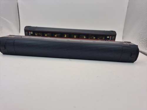 Hornby 2 X GNER MK 3 Coaches(R.439-0200) 41098 First Class, And 42193 Unboxed - Picture 7 of 24