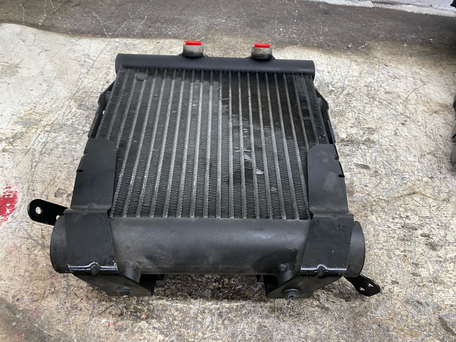 2013-2018 BENTLEY FLYING SPUR 4.0L V8 FRONT RIGHT ENGINE OIL COOLER W/AIR DUCT