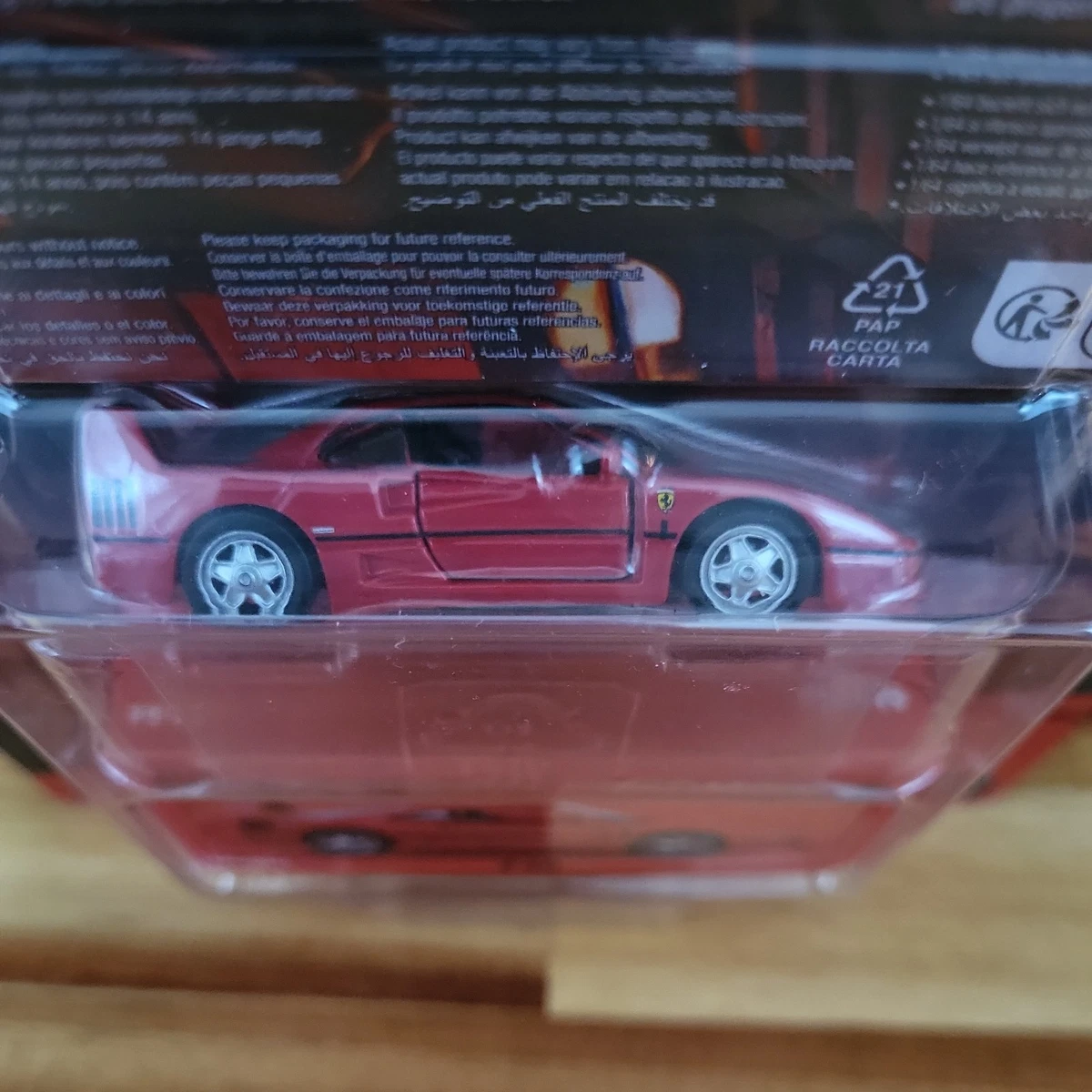 Maisto Ferrari F40 1:64 Red Diecast Model Car Speed Icons