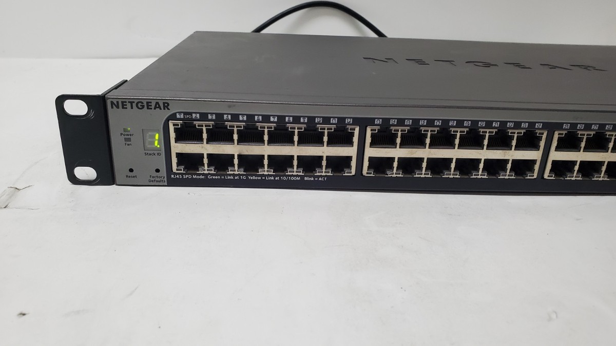 NETGEAR ProSafe S3300-52X (GS752TX-100NES) 52 Ports Ethernet NETGEAR ProSafe S3300-52X (GS752TX-100NES) 52 Ports Ethernet