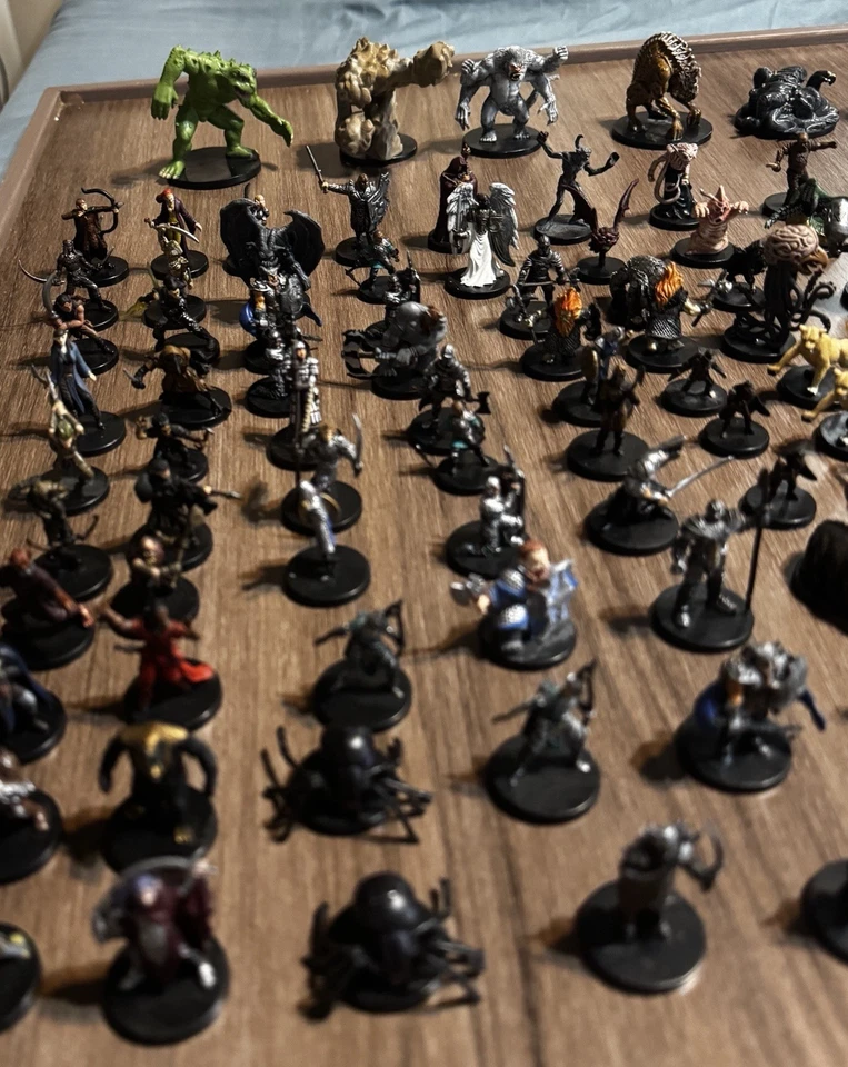 Gigantic Lot Of 180 Early To Mid 2000s WOTC Dungeons & Dragons DnD Miniatures - Image 2 of 4