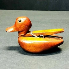 Hand carved wood duck note/paper clip holder by Ed McNamara, Folk Art